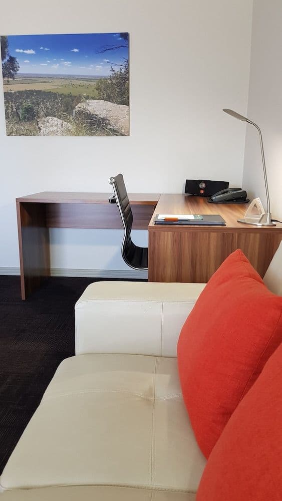 Executive Suite, 1 King Bed, Non Smoking