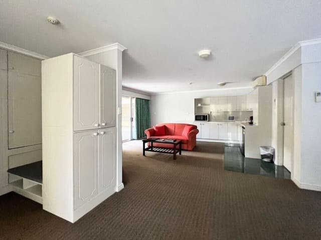 Deluxe Studio, 1 King Bed