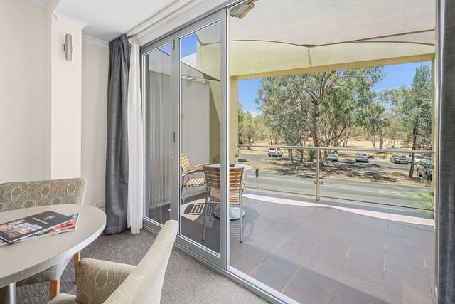 Executive Room, 1 King Bed, Balcony