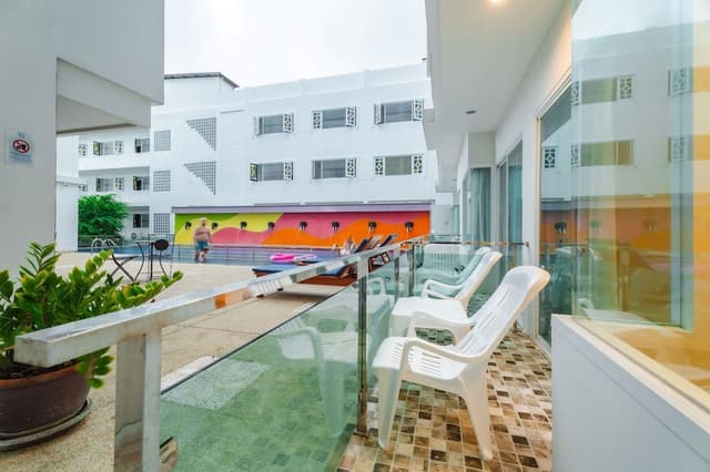 Deluxe Room, Pool Access