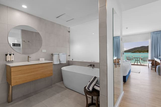 Ocean Deluxe Room