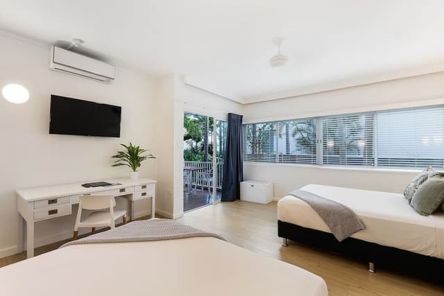 Garden Twin Queen Room