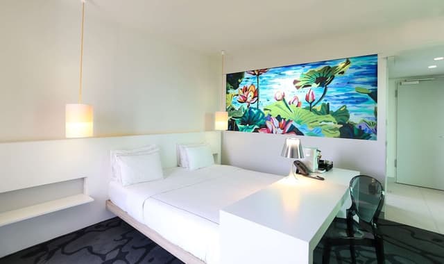 Room, 1 Queen Bed (Art - XL)