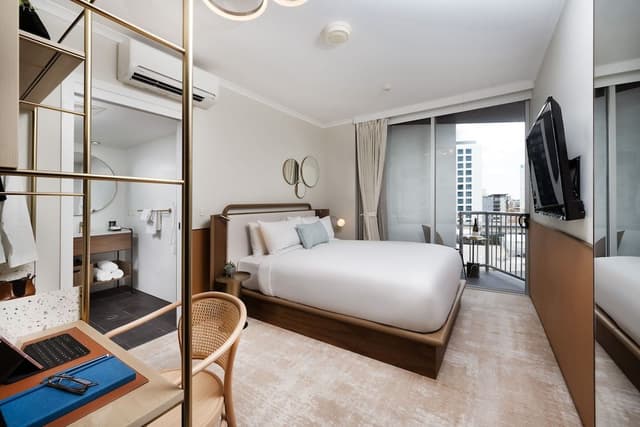 Room (Hotel)