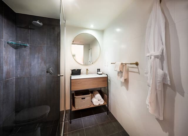 Room (Hotel)