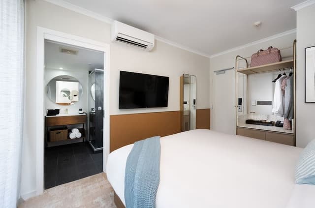 Deluxe Room (Hotel)