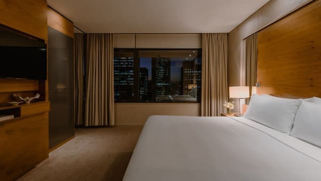 Suite, 1 Bedroom, Club Lounge Access (High Floor)