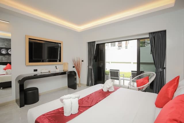 Deluxe Double Room with Garden Access