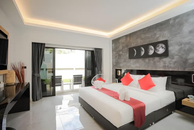 Deluxe Double Room with Garden Access