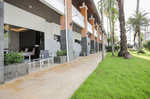 Deluxe Double Room with Garden Access