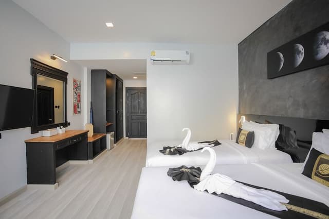 Deluxe Double or Twin Room, Pool Access