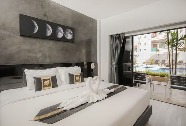 Deluxe Double or Twin Room, Pool Access