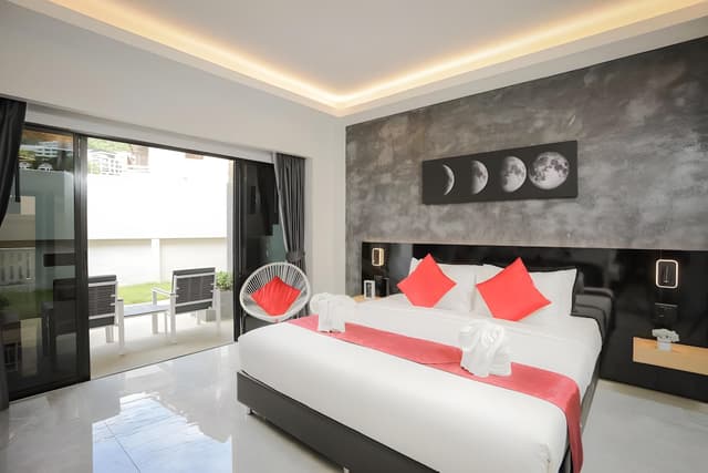 Deluxe Double Room with Garden Access