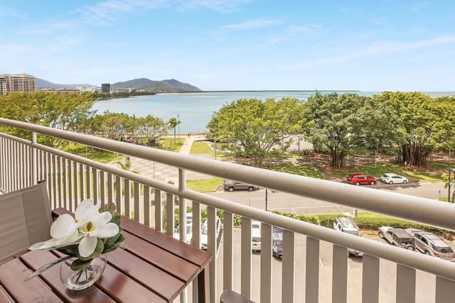 Deluxe Sea View Twin