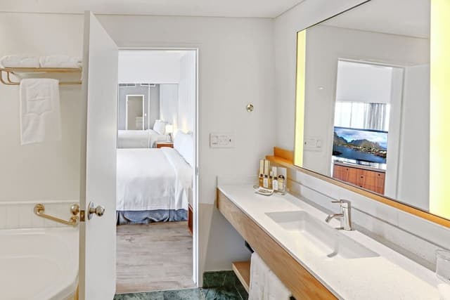 Executive Marina View Suite
