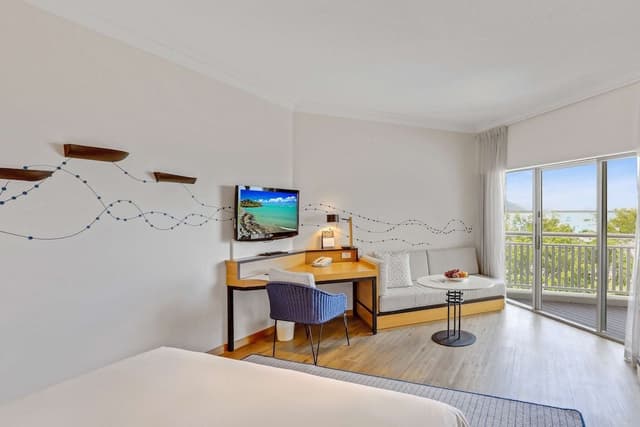 Deluxe Sea View Twin