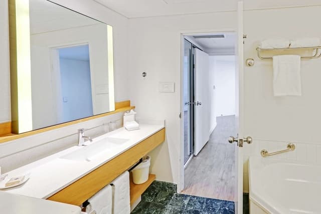 Executive Marina View Suite