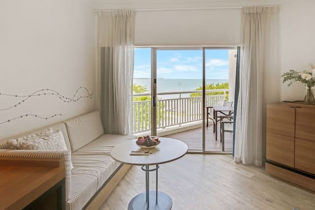 Deluxe Sea View Twin
