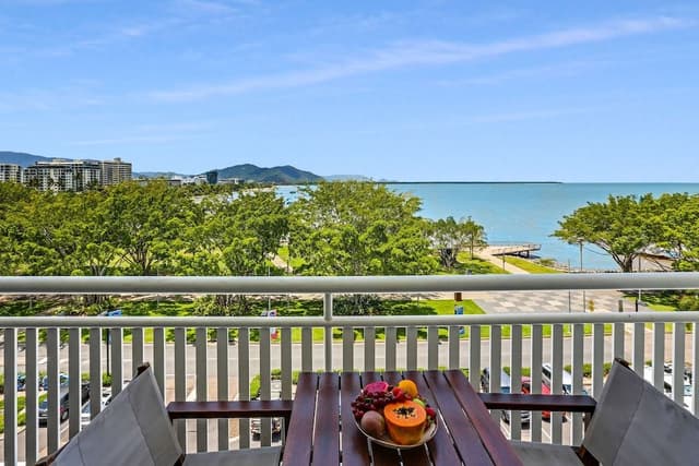 Deluxe Sea View Twin
