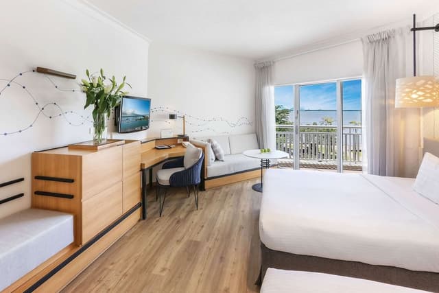 Deluxe Sea View Twin