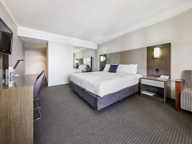 Superior Room, 1 King Bed