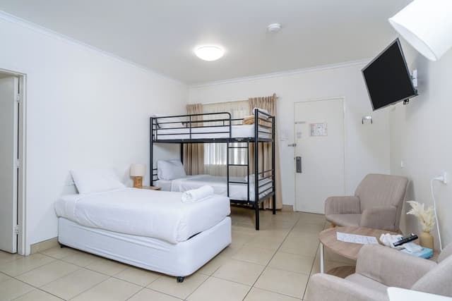 Deluxe Family Room