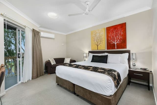 Deluxe Room, 1 King Bed, Non Smoking