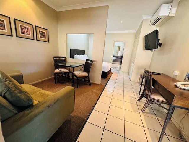 Deluxe Room, 1 Queen Bed, Non Smoking