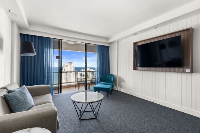 Standard Room, 1 King Bed, Ocean View (Top Floor)