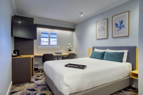 Deluxe Queen Room