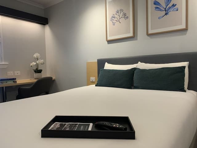 Deluxe Queen Room