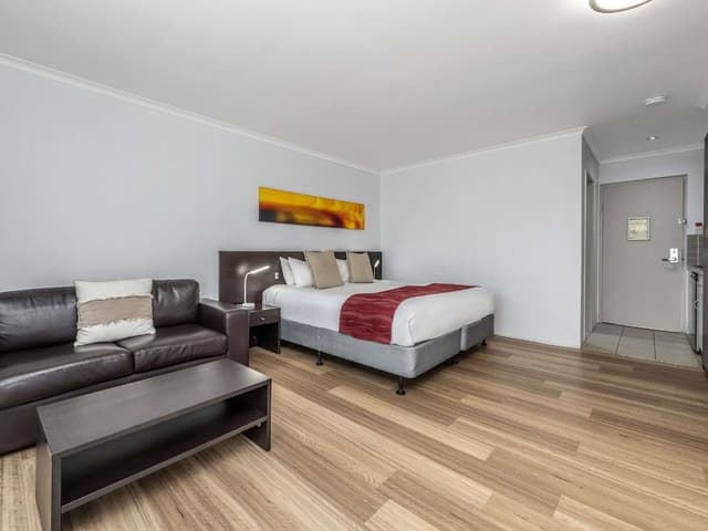 Deluxe Room, 1 King Bed