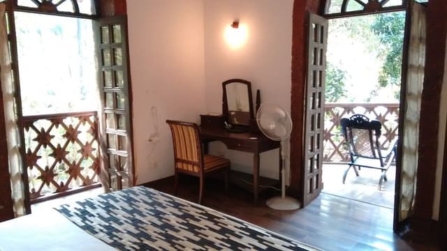 Super Deluxe Luxury Suite with Bathtub