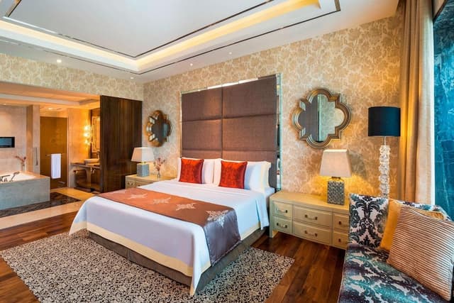 Suite, 1 King Bed