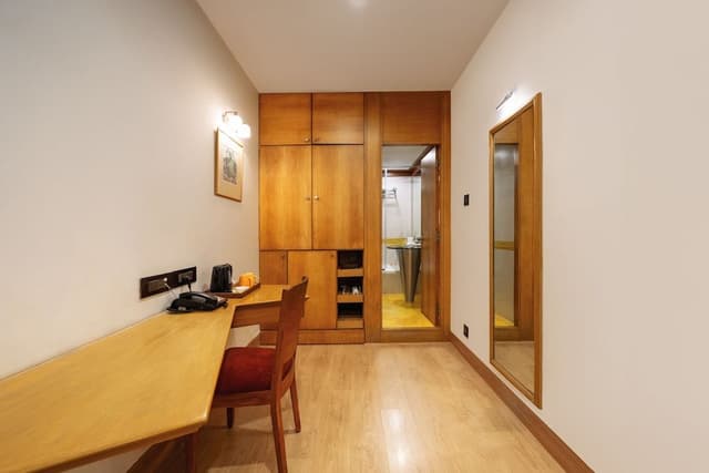 Studio Room