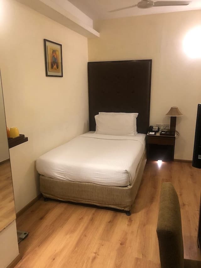 Studio Room