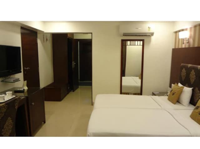 Deluxe Room, 1 Double or 2 Twin Beds