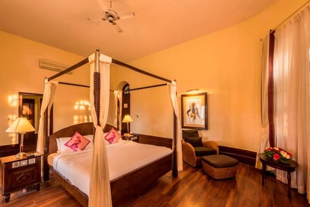 Heritage King Garden View Room with Balcony