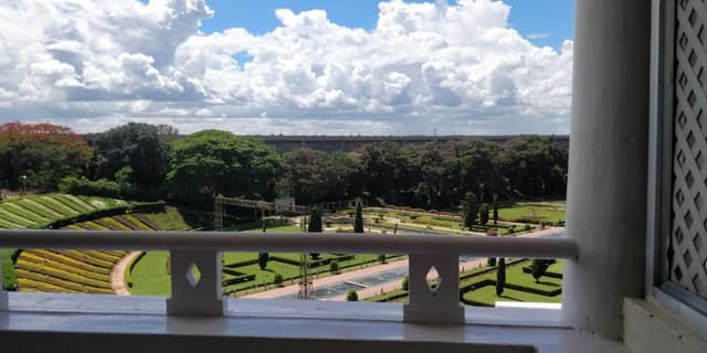 Regal Queen Garden View Room with Balcony