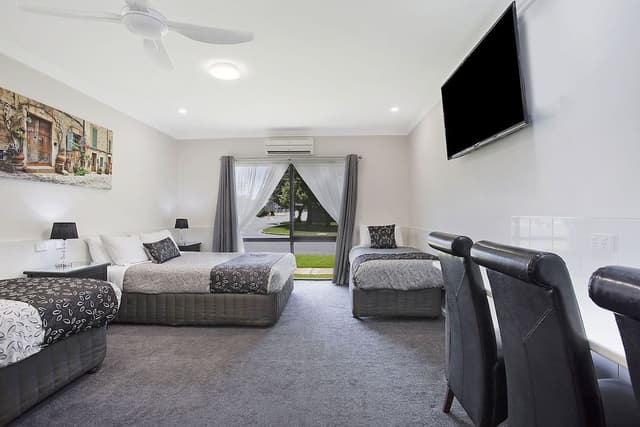 Standard Room, Multiple Beds, Non Smoking