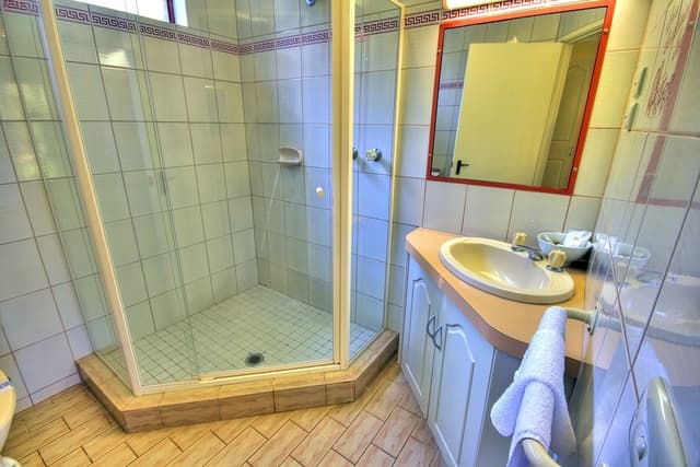 Deluxe Room, 1 Queen Bed, Accessible