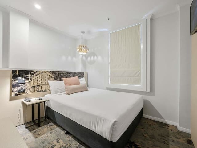 Standard Queen Room