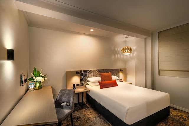 Standard Queen Room