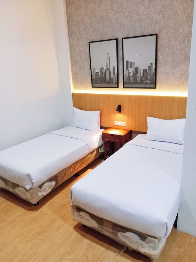 Standard Twin Room