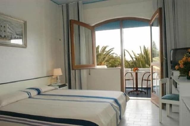 Economy Triple Room