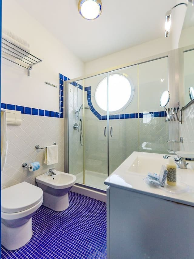 Suite, Partial Sea View