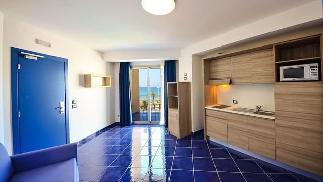 Suite, Partial Sea View