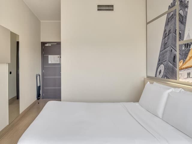 Standard Room with 1 Double Bed