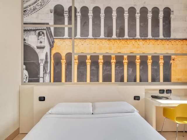 Standard Room with 1 Double Bed