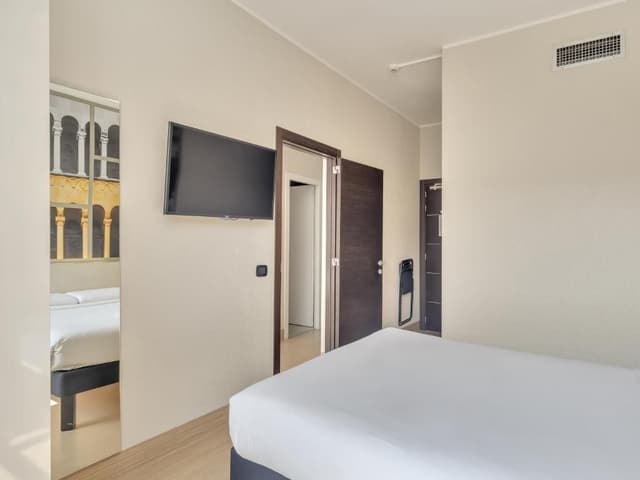 Standard Room with 1 Double Bed